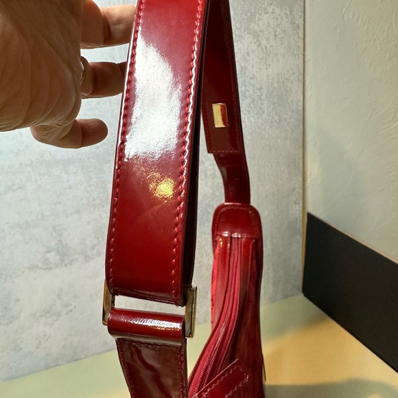 Red shoulder bag - Picture 3 of 10